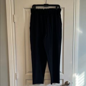 lululemon athletica Size 10 women’s pants
Drawstring and pockets Great